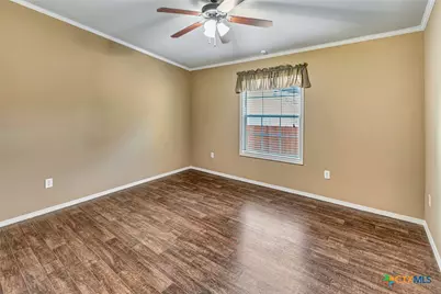 606 N Glendale Street, Hallettsville, TX 77964 - Photo 27