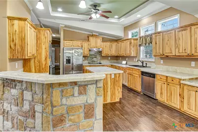 606 N Glendale Street, Hallettsville, TX 77964 - Photo 21