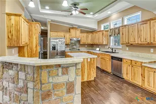 606 N Glendale St, Hallettsville, TX 77964 - Photo 21