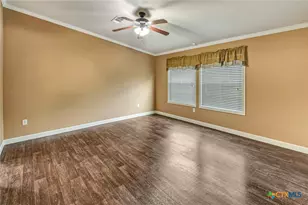 606 N Glendale St, Hallettsville, TX 77964 - Photo 29