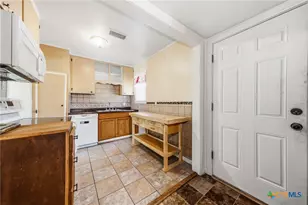 710 Mickan St, Copperas Cove, TX 76522 - Photo 9