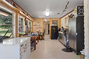 1172 Co Rd 418, Thorndale, TX 76577 - Photo 31