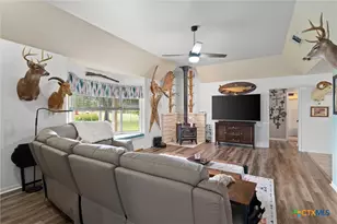 1172 Co Rd 418, Thorndale, TX 76577 - Photo 11