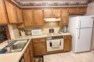 214 Rattan Dr, Victoria, TX 77901 - Photo 5