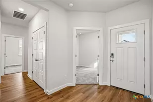 761 Whitman St, New Braunfels, TX 78130 - Photo 5