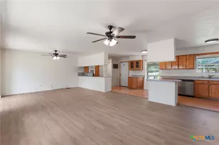 3401 Jewell Dr, Gatesville, TX 76528 - Photo 3