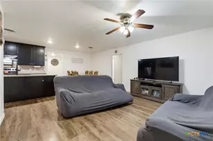 111 Cottonwood Dr, Gatesville, TX 76528 - Photo 5