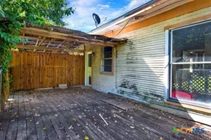 620 E 8th Ave, Belton, TX 76513 - Photo 11