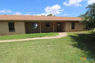 525 Co Rd 214, Jonesboro, TX 76538 - Photo 1