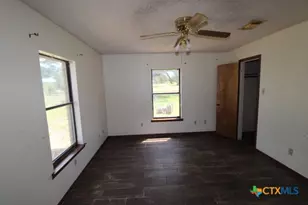 525 Co Rd 214, Jonesboro, TX 76538 - Photo 17