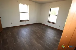 525 Co Rd 214, Jonesboro, TX 76538 - Photo 7