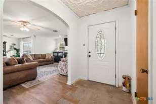 405 Downing St, Belton, TX 76513 - Photo 7