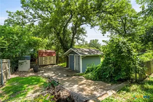405 Downing St, Belton, TX 76513 - Photo 33