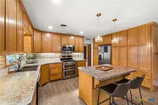 405 Downing St, Belton, TX 76513 - Photo 17