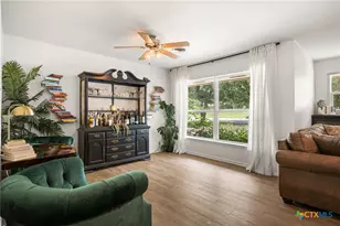 405 Downing St, Belton, TX 76513 - Photo 11