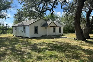1515 Wright St, Goliad, TX 77963 - Photo 9