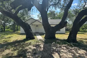 1515 Wright St, Goliad, TX 77963 - Photo 7