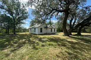 1515 Wright St, Goliad, TX 77963 - Photo 11