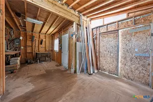 922 Northwood Cir, Rockdale, TX 76567 - Photo 15