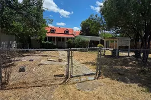 505 1/2 S Main St, Lampasas, TX 76550 - Photo 3