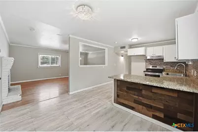 1032 S Mesquite Avenue, New Braunfels, TX 78130 - Photo 13