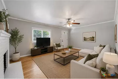 1032 S Mesquite Avenue, New Braunfels, TX 78130 - Photo 9