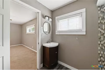 1032 S Mesquite Avenue, New Braunfels, TX 78130 - Photo 23