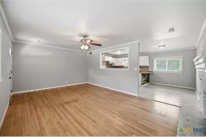 1032 S Mesquite Avenue, New Braunfels, TX 78130 - Photo 7