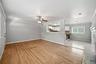 1032 S Mesquite Ave, New Braunfels, TX 78130 - Photo 7