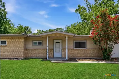 1032 S Mesquite Avenue, New Braunfels, TX 78130 - Photo 1