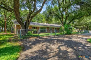 700 Shanklin Rd, Belton, TX 76513 - Photo 3