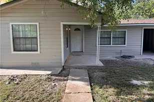 932 Anderson, Seguin, TX 78155 - Photo 1