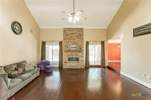 402 Chimney Rock Dr, Victoria, TX 77904 - Photo 5