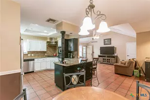 402 Chimney Rock Dr, Victoria, TX 77904 - Photo 15