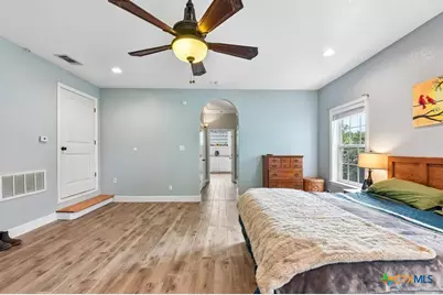 205 N Avenue E., Elgin, TX 78621 - Photo 15
