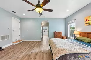 205 N Ave E, Elgin, TX 78621 - Photo 15