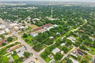 205 N Ave E, Elgin, TX 78621 - Photo 33