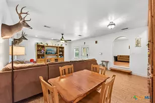 205 N Ave E, Elgin, TX 78621 - Photo 9