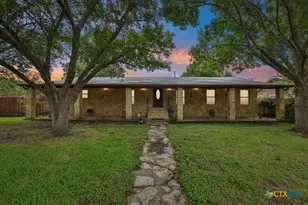 205 N Ave E, Elgin, TX 78621 - Photo 1