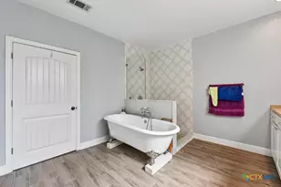 205 N Ave E, Elgin, TX 78621 - Photo 19