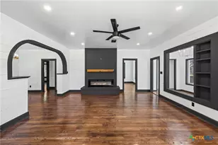 1707 N Travis Ave, Cameron, TX 76520 - Photo 11