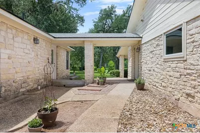 1102 N Avenue F, Elgin, TX 78621 - Photo 5