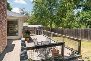 102 Chaparral St, San Marcos, TX 78666 - Photo 23