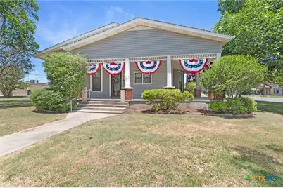 107 E 2nd Street, Lampasas, TX 76550 - Photo 1