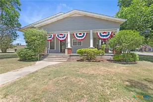 107 E 2nd St, Lampasas, TX 76550 - Photo 1