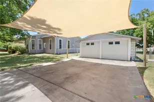107 E 2nd St, Lampasas, TX 76550 - Photo 7