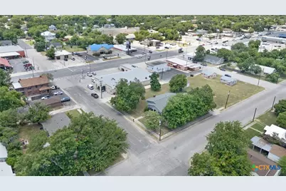 107 E 2nd Street, Lampasas, TX 76550 - Photo 3