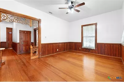 107 E 2nd Street, Lampasas, TX 76550 - Photo 9