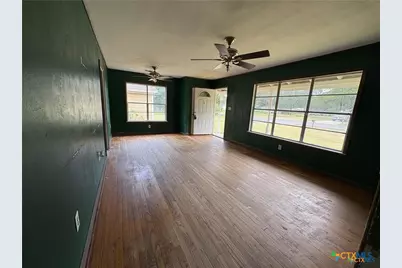 1203 N East Street, Edna, TX 77957 - Photo 3