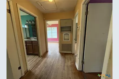 1203 N East Street, Edna, TX 77957 - Photo 7